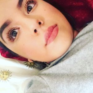 Meet your Posher, Paola